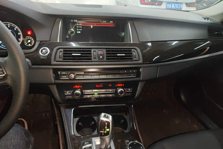 Used BMW 5 Series 2013 530Li Leading Model Audio And AC Panel
