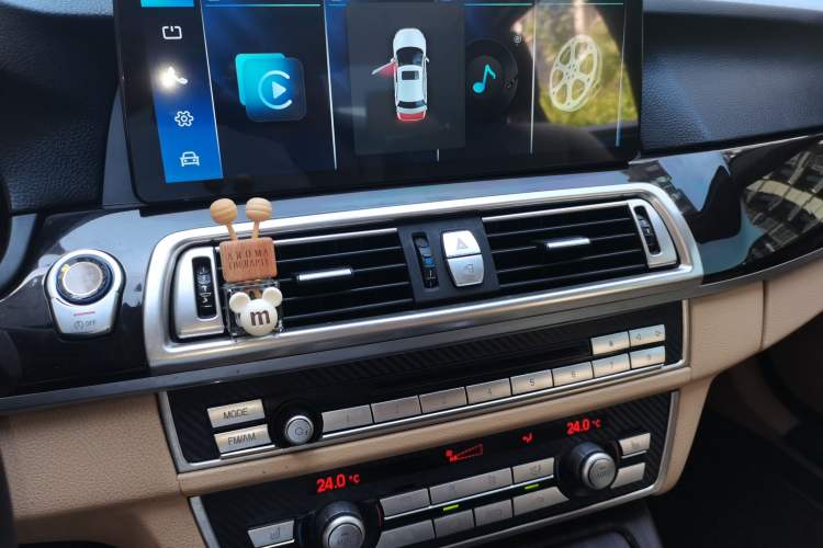 Used BMW 5 Series 2013 525Li Luxury Model Audio And AC Panel