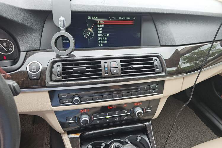 Used BMW 5 Series 2013 525Li Luxury Model Audio And AC Panel