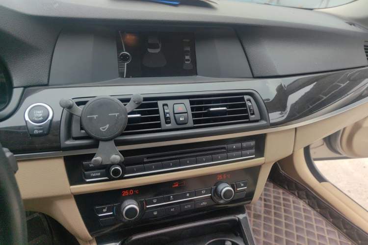 Used BMW 5 Series 2013 525Li Leading Model Audio And AC Panel