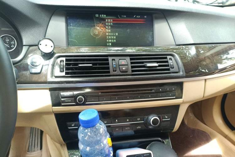 Used BMW 5 Series 2013 525Li Luxury Model Audio And AC Panel