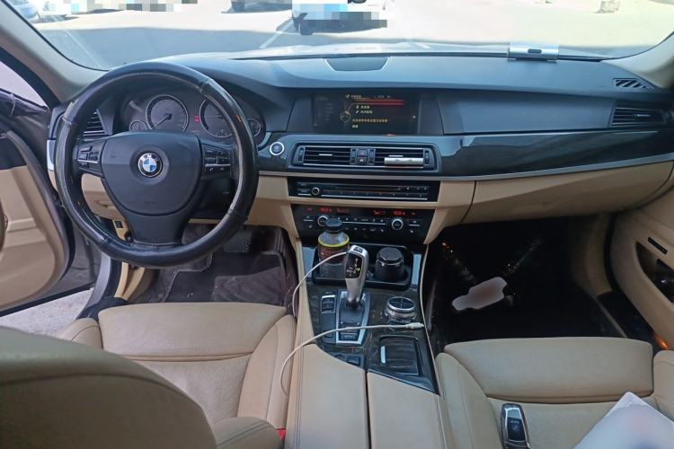 Used BMW 5 Series 2013 530Li Luxury Model Center Console