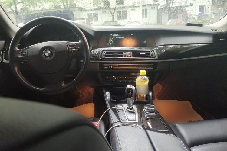 Used BMW 5 Series 2013 525Li Luxury Model Center Console