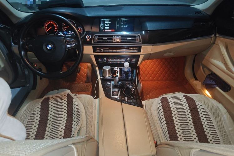 Used BMW 5 Series 2013 525Li Luxury Model Center Console