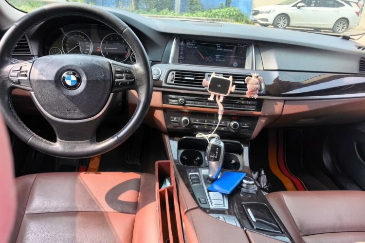 Used BMW 5 Series 2013 525Li Leading Model Center Console