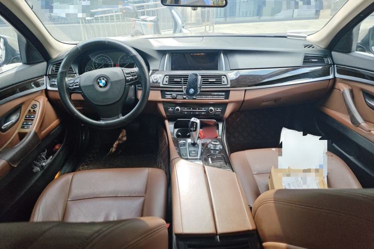 Used BMW 5 Series 2013 525Li Leading Model Center Console