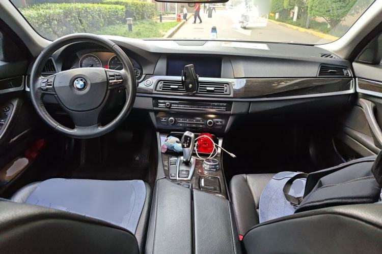 Used BMW 5 Series 2013 530Li Leading Model Center Console