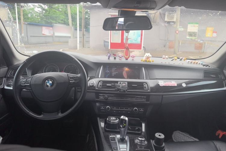 Used BMW 5 Series 2013 525Li Leading Model Center Console