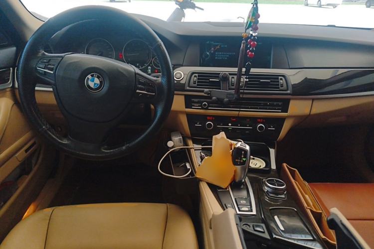 Used BMW 5 Series 2013 530Li Leading Model Center Console