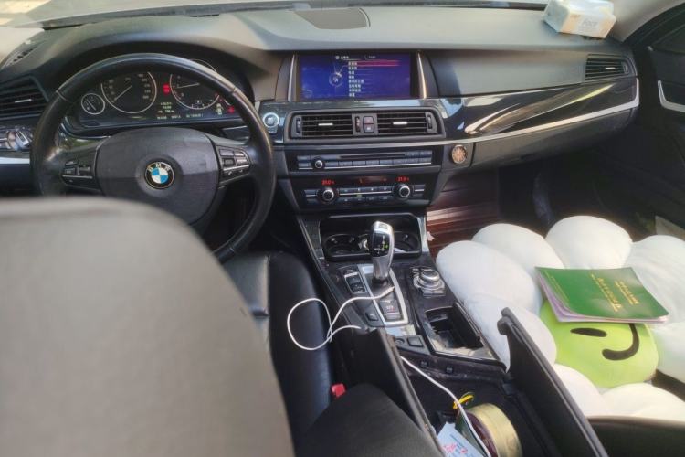 Used BMW 5 Series 2013 520i Elegant Edition Center Console
