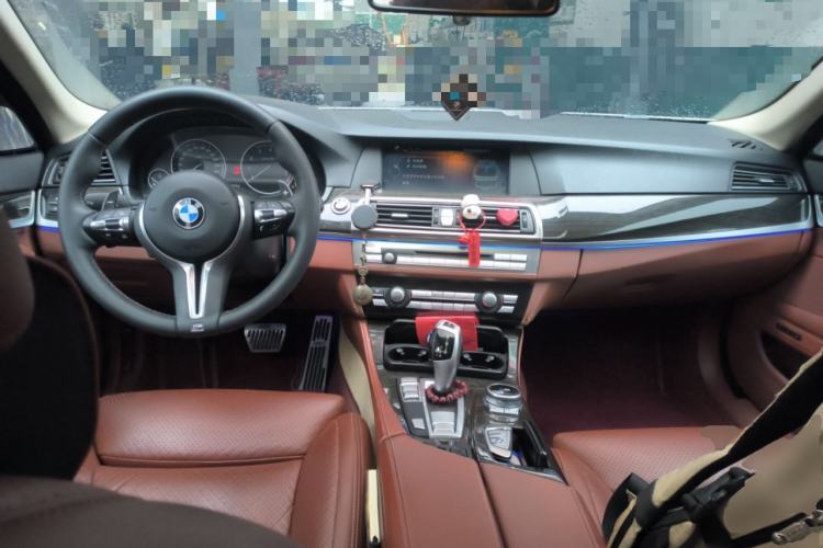 Used BMW 5 Series 2013 530Li Luxury Model Center Console