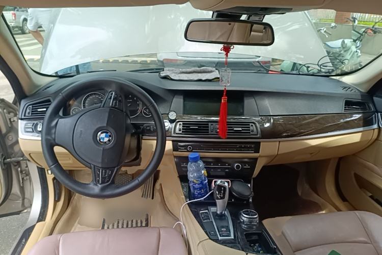 Used BMW 5 Series 2013 525Li Luxury Model Center Console