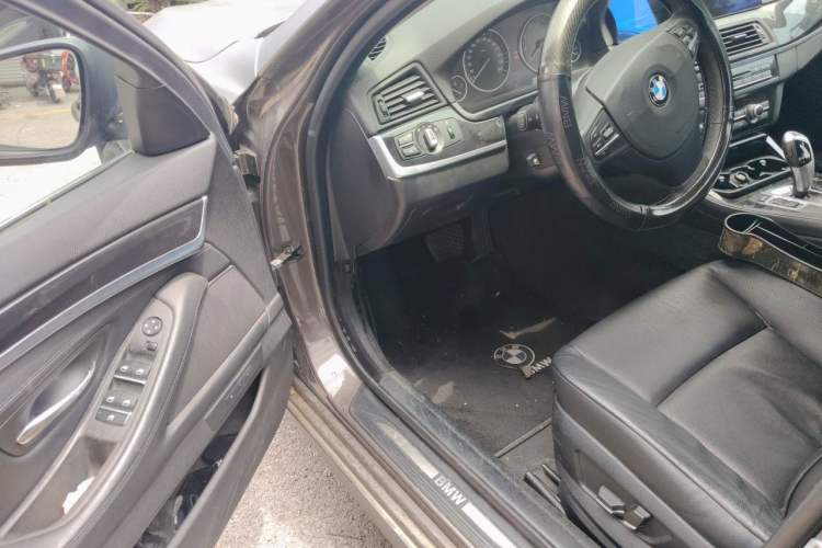 Used BMW 5 Series 2013 520i Elegant Edition Driver Seat