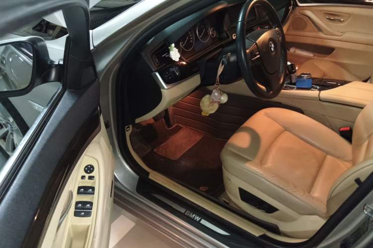 Used BMW 5 Series 2013 530Li Leading Model Driver Seat