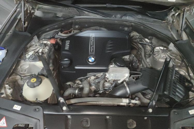 Used BMW 5 Series 2013 520Li Elegant Edition Engine Bay