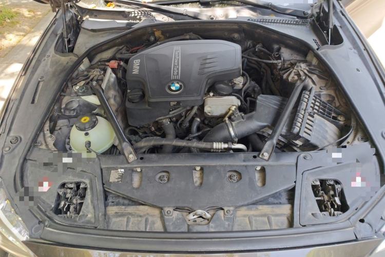 Used BMW 5 Series 2013 525Li Leading Model Engine Bay