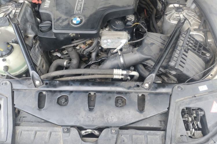 Used BMW 5 Series 2013 525Li Luxury Model Engine Bay