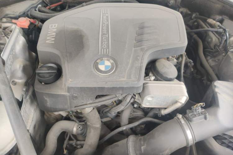 Used BMW 5 Series 2013 525Li Luxury Model Engine Bay