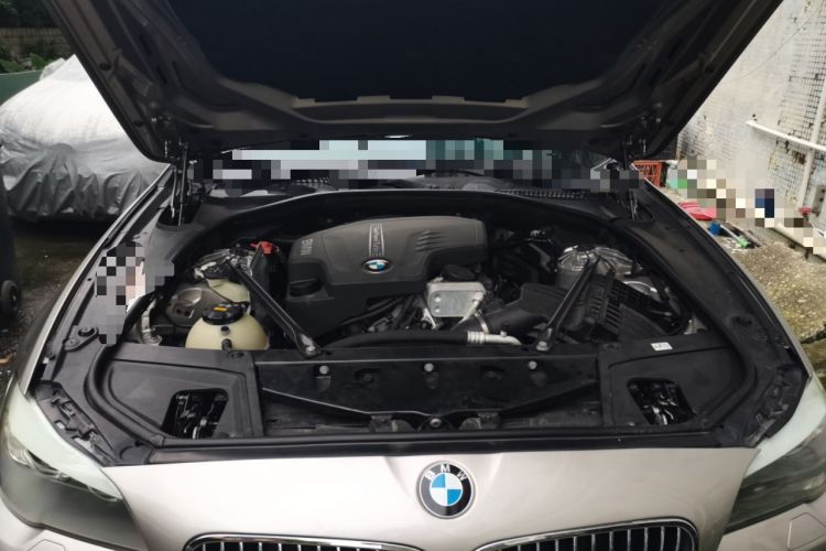Used BMW 5 Series 2013 525Li Leading Model Engine Bay