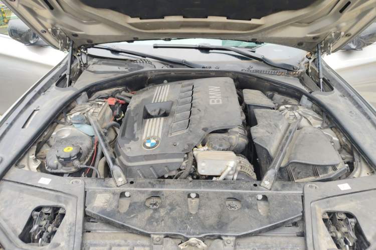 Used BMW 5 Series 2013 530Li Leading Model Engine Bay