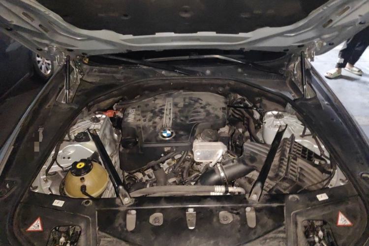 Used BMW 5 Series 2013 525Li Luxury Model Engine Bay
