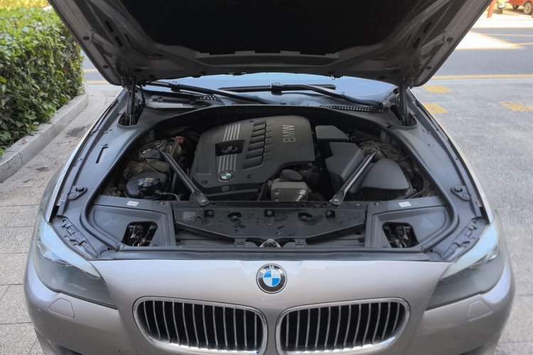 Used BMW 5 Series 2013 530Li Leading Model Engine Bay