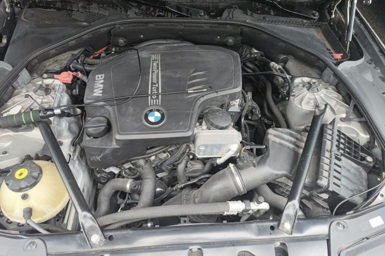 Used BMW 5 Series 2013 525Li Luxury Model Engine Bay