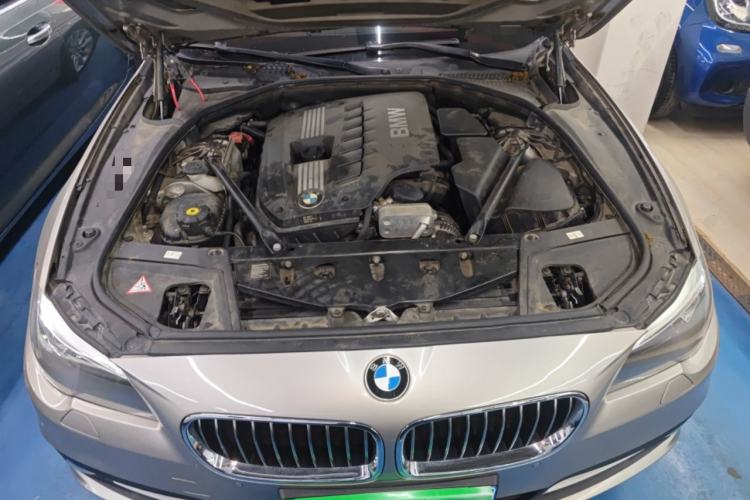 Used BMW 5 Series 2013 530Li Leading Model Engine Bay