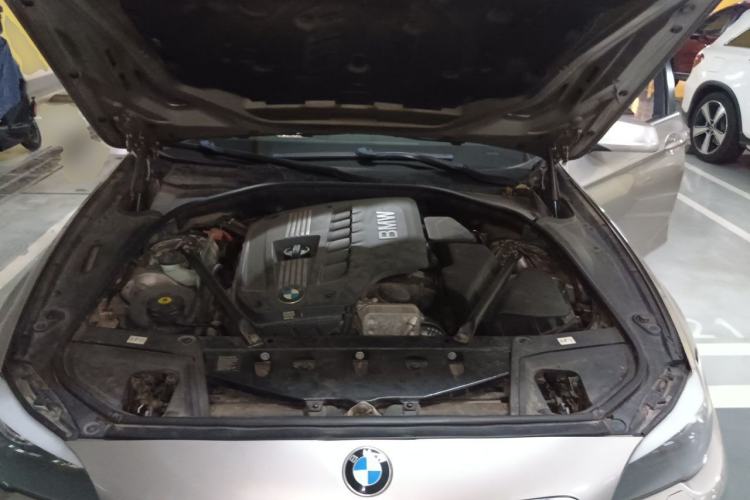 Used BMW 5 Series 2013 530Li Leading Model Engine Bay