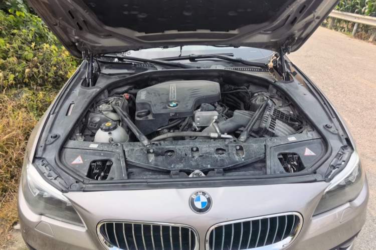 Used BMW 5 Series 2013 525Li Leading Model Engine Bay