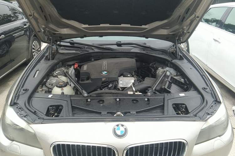 Used BMW 5 Series 2013 525Li Luxury Model Engine Bay