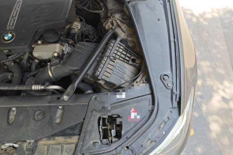 Used BMW 5 Series 2013 525Li Leading Model Engine Bay Left