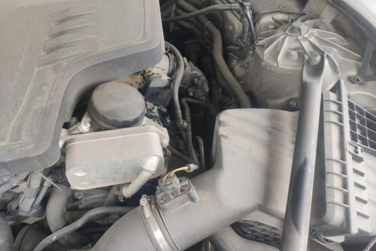 Used BMW 5 Series 2013 525Li Luxury Model Engine Bay Left
