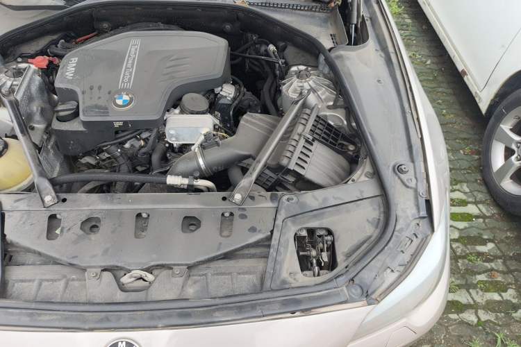 Used BMW 5 Series 2013 525Li Luxury Model Engine Bay Left