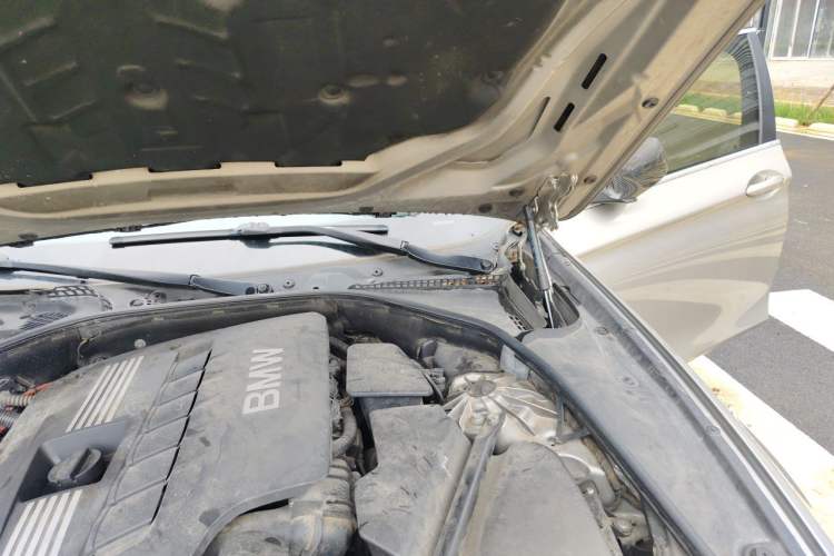 Used BMW 5 Series 2013 530Li Leading Model Engine Bay Left