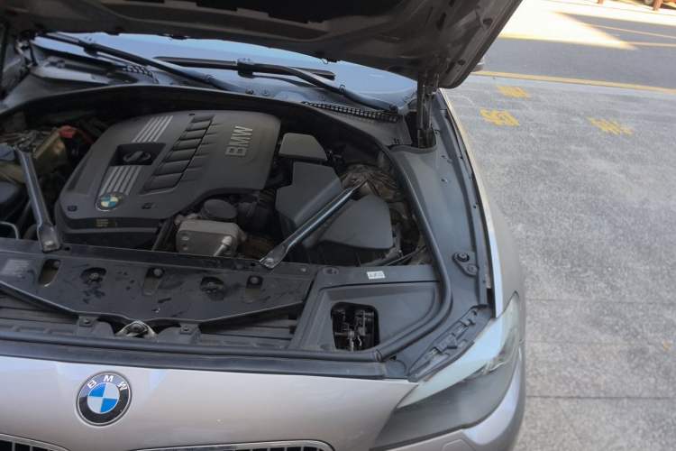 Used BMW 5 Series 2013 530Li Leading Model Engine Bay Left
