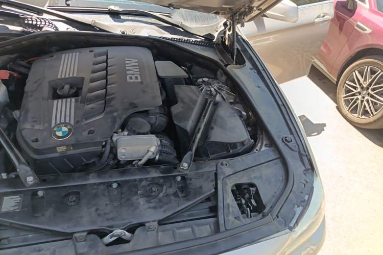 Used BMW 5 Series 2013 530Li Luxury Model Engine Bay Left