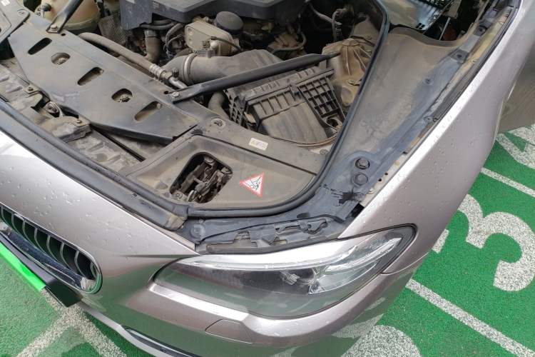 Used BMW 5 Series 2013 520Li Elegant Edition Engine Bay Left