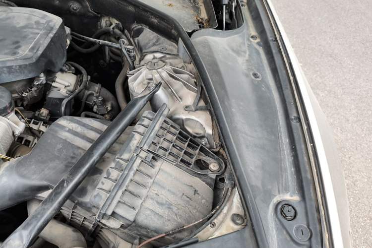 Used BMW 5 Series 2013 525Li Luxury Model Engine Bay Left