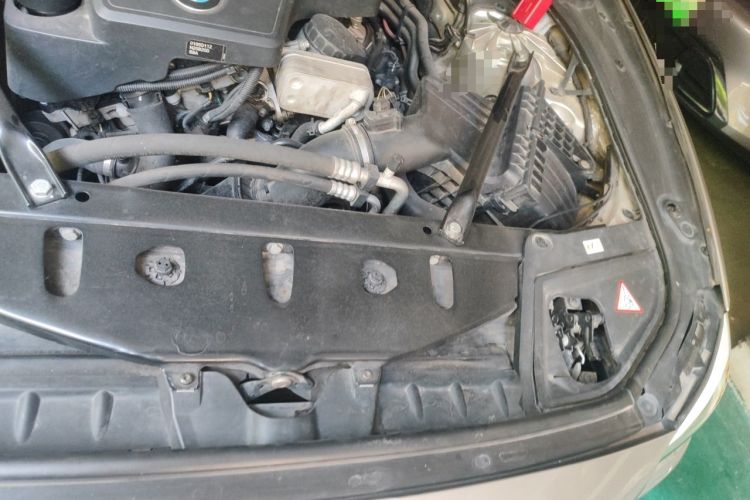 Used BMW 5 Series 2013 520Li Elegant Edition Engine Bay Left