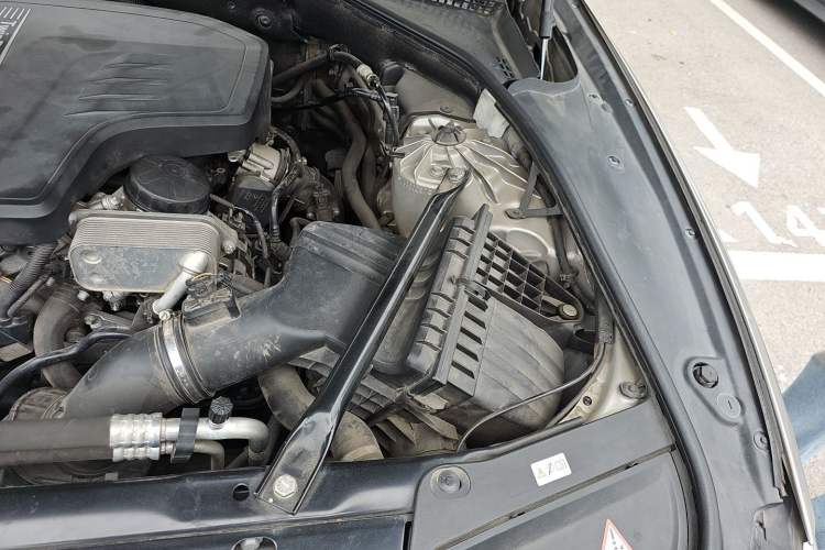 Used BMW 5 Series 2013 525Li Luxury Model Engine Bay Left