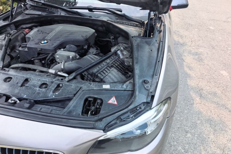 Used BMW 5 Series 2013 525Li Leading Model Engine Bay Left