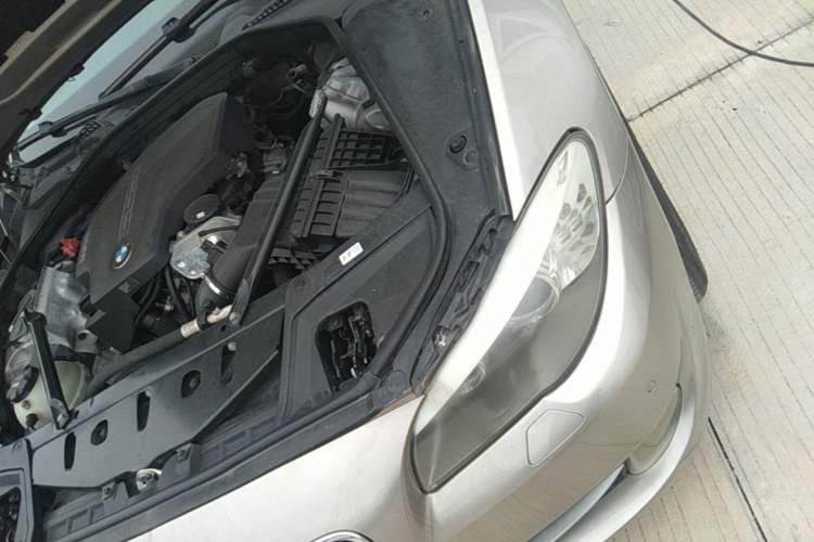 Used BMW 5 Series 2013 525Li Luxury Model Engine Bay Left