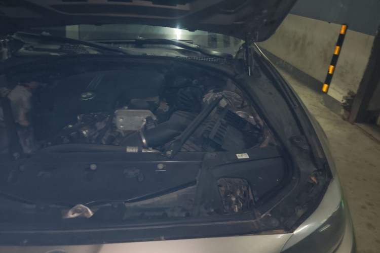 Used BMW 5 Series 2013 525Li Luxury Model Engine Bay Left