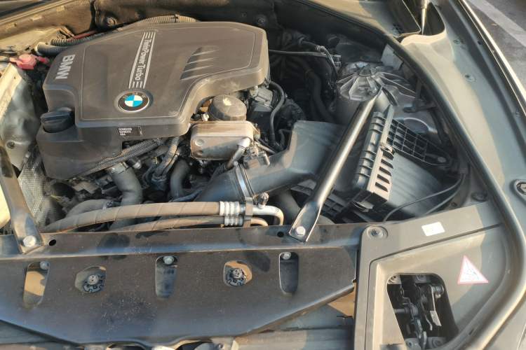 Used BMW 5 Series 2013 525Li Leading Model Engine Bay Left