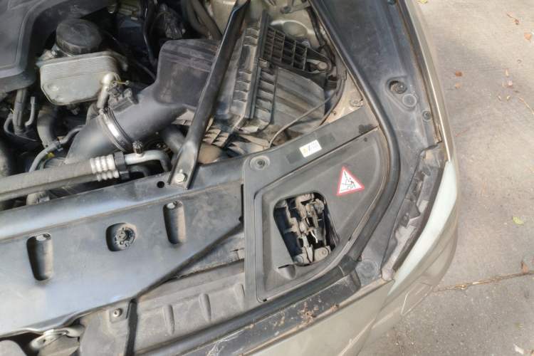 Used BMW 5 Series 2013 520i Elegant Edition Engine Bay Left