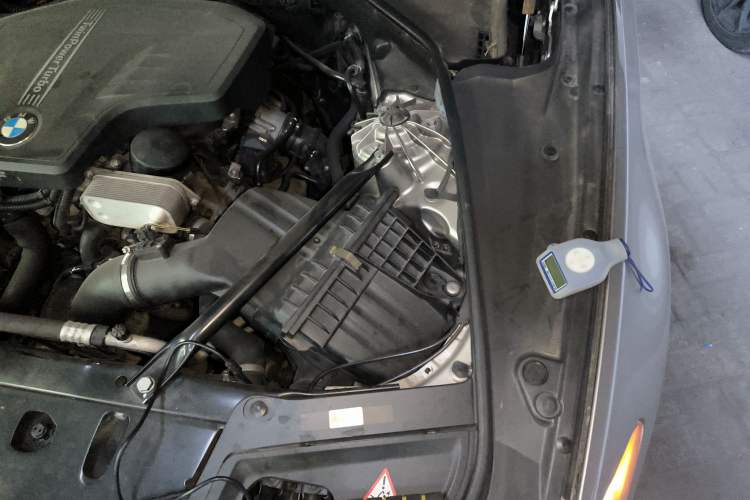 Used BMW 5 Series 2013 520Li Elegant Edition Engine Bay Left