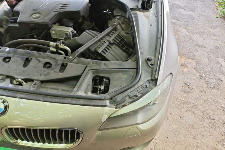 Used BMW 5 Series 2013 525Li Leading Model Engine Bay Left