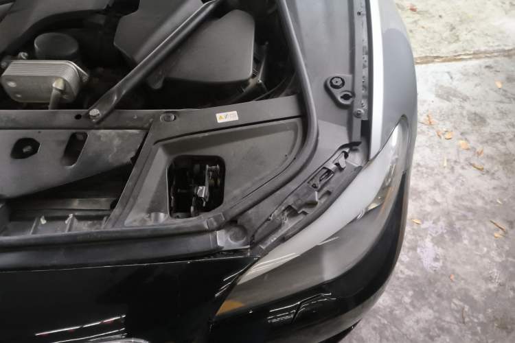Used BMW 5 Series 2013 530Li Luxury Model Engine Bay Left