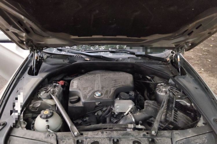 Used BMW 5 Series 2013 520Li Elegant Edition Engine Bay